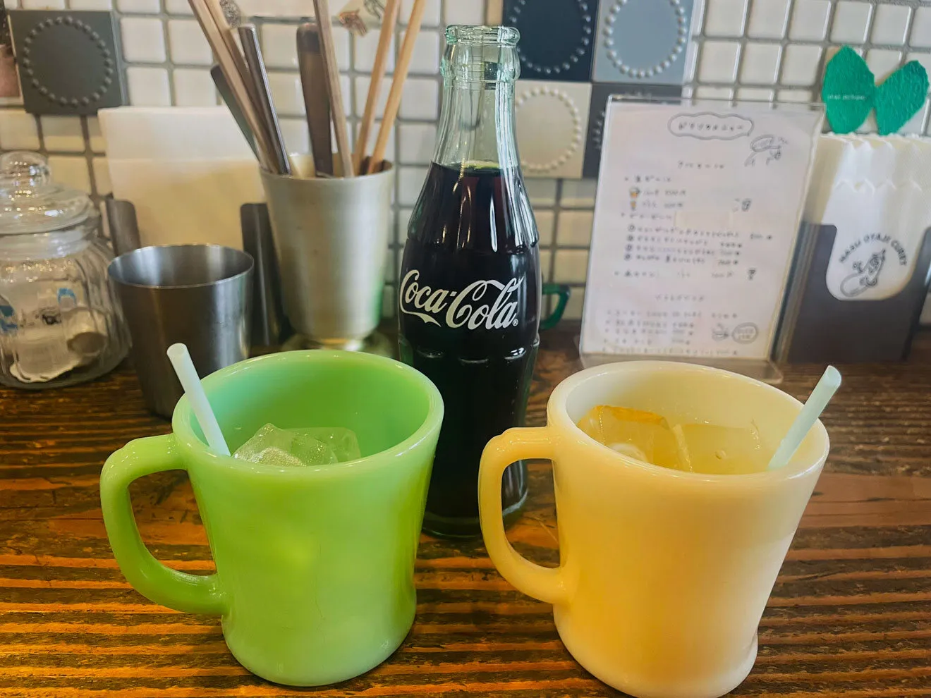 ファイヤーキングのマグに注がれた飲みもの